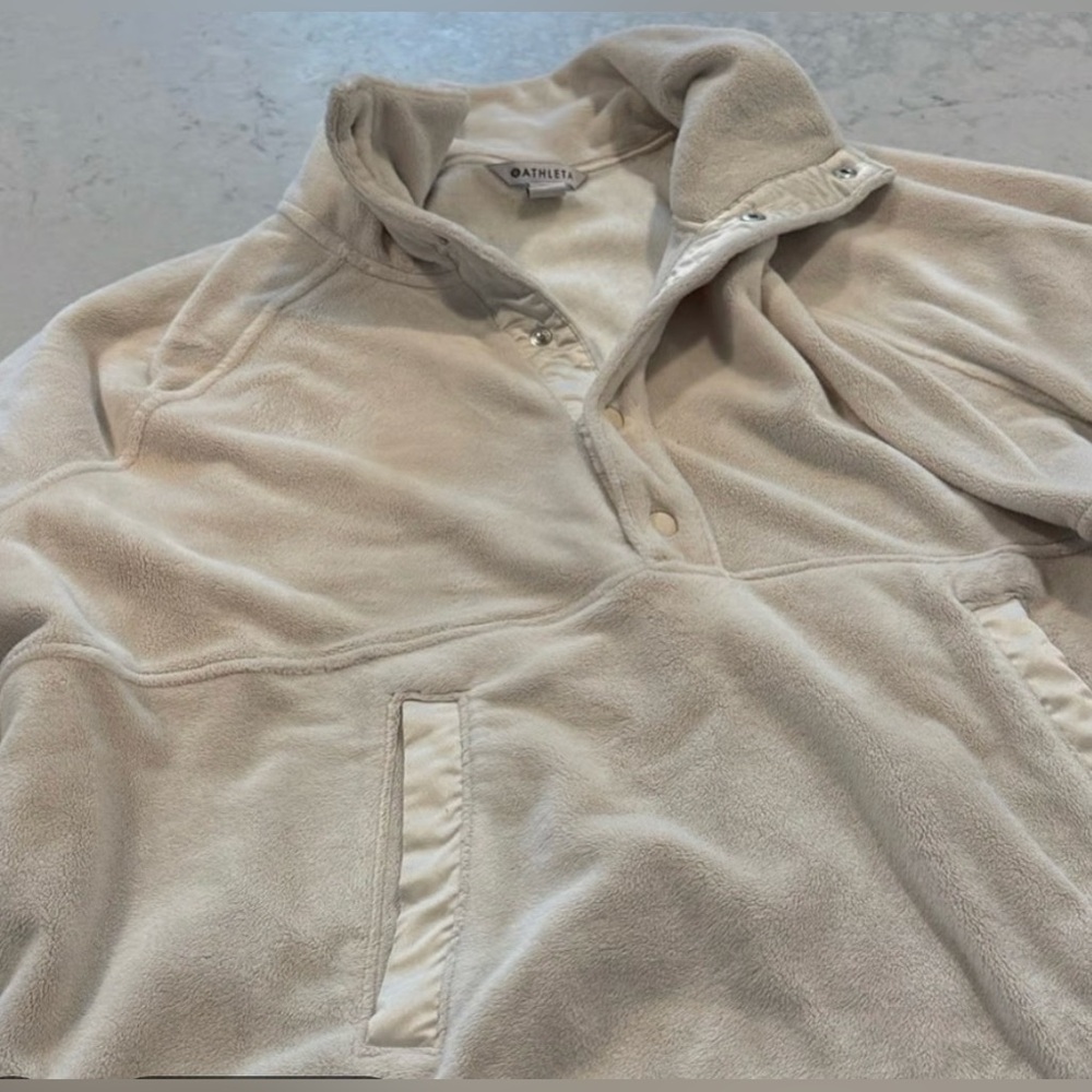 Athleta Cream Fuzzy Fleece Pullover size large